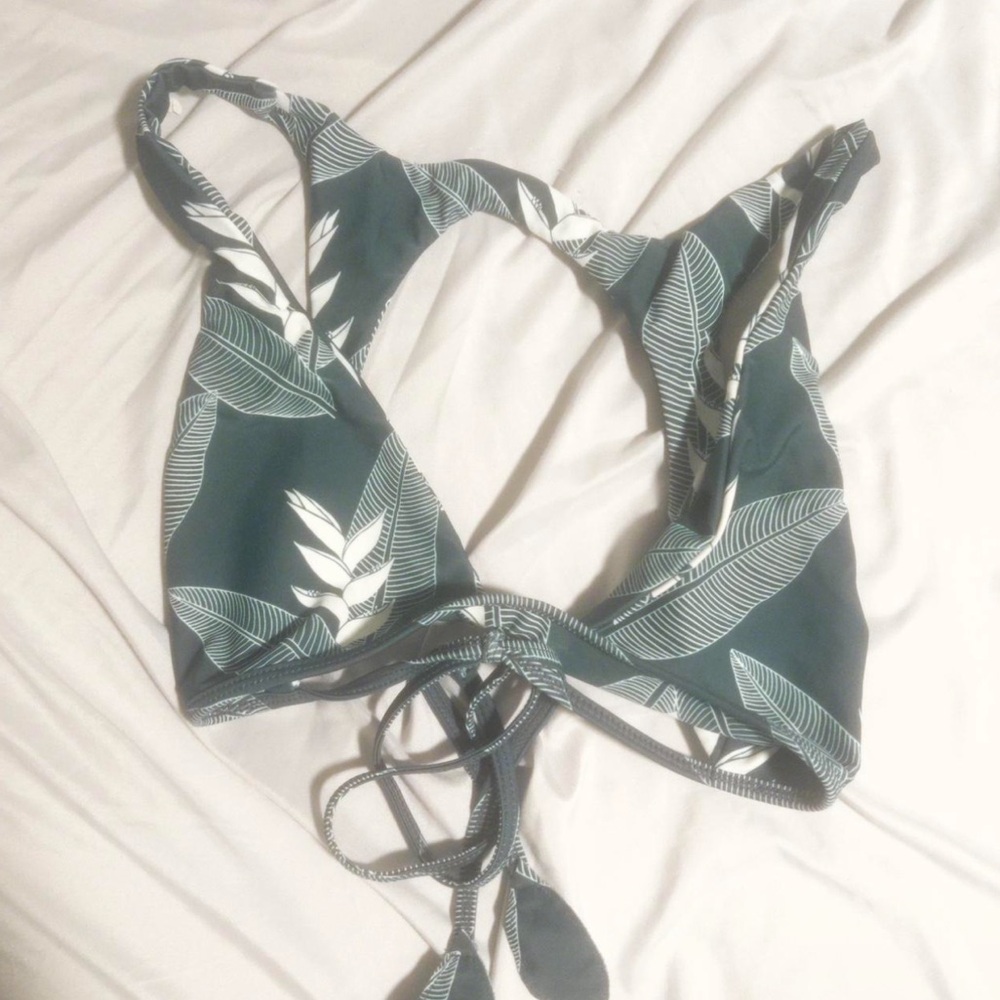 Benoa Swim kaiwi sophia top
READ DESCRIPTION!!